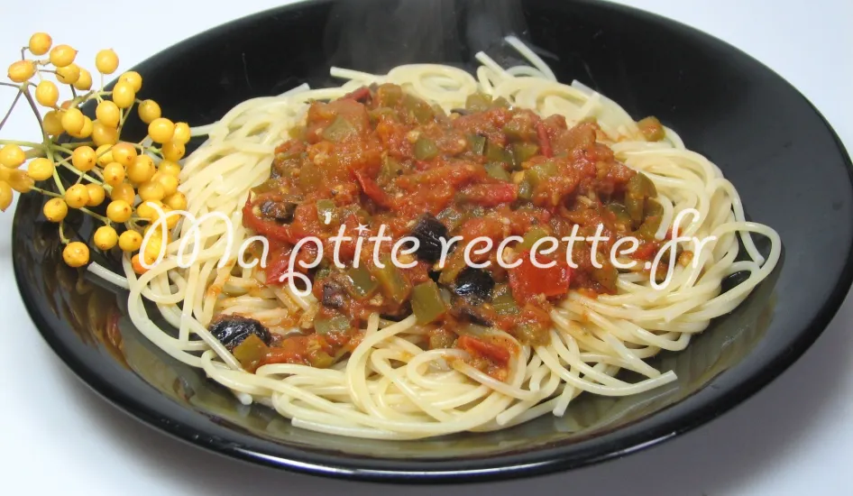 spaghettis aux tomates et aux poivrons